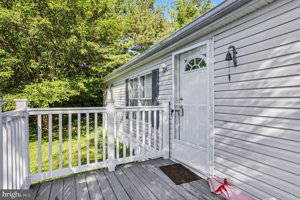 Image 4 of property listing at 2002 DAVID DR, Edgewood, MD 21040