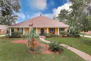 5654 Vicksburg Dr, Baton Rouge, LA 70817