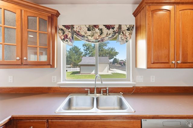 546 W 2525 S, Syracuse, UT 84075