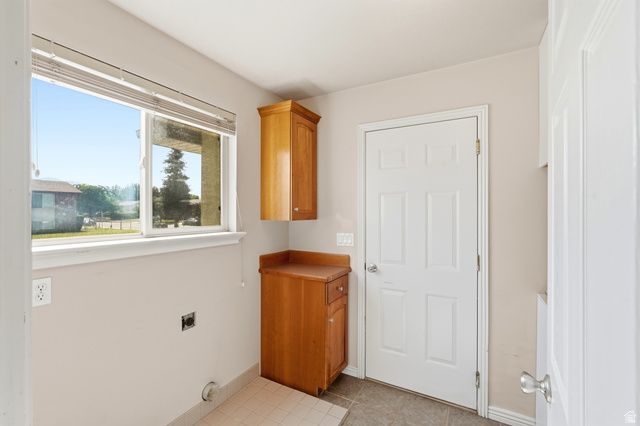 546 W 2525 S, Syracuse, UT 84075