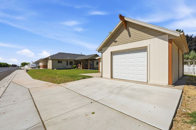 546 W 2525 S, Syracuse, UT 84075