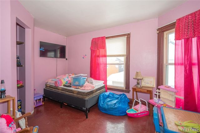 391 Walnut Street, Lockport City, NY 14094