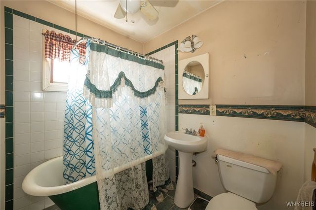 391 Walnut Street, Lockport City, NY 14094