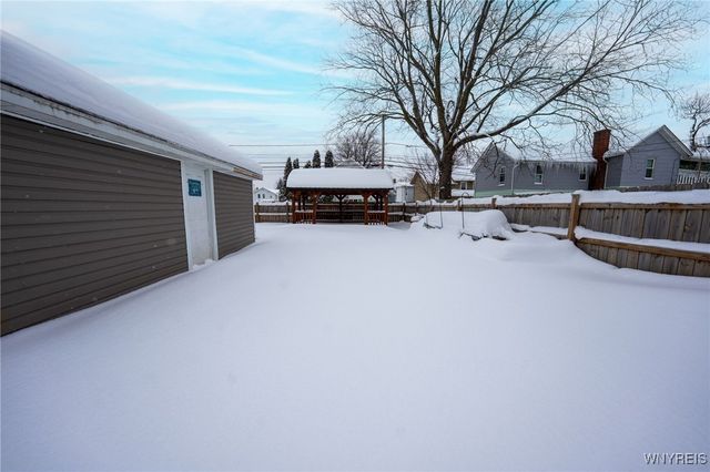 391 Walnut Street, Lockport City, NY 14094