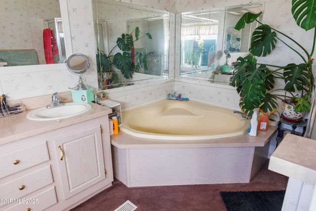 1200 Ebony Avenue, Silver Springs, NV 89429