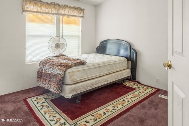 1200 Ebony Avenue, Silver Springs, NV 89429