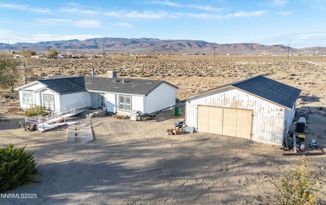 1200 Ebony Avenue, Silver Springs, NV 89429