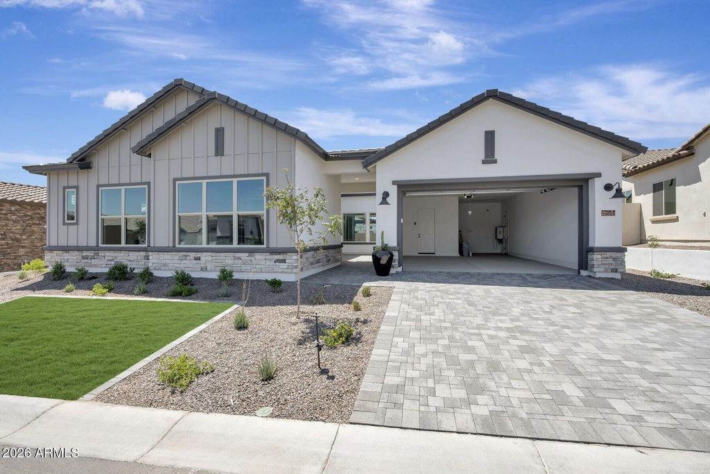 20685 W BERRIDGE Lane, Buckeye, AZ 85396 — photo 2