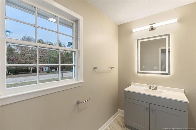 321 Summer Hill Road, Fayetteville, NC 28303