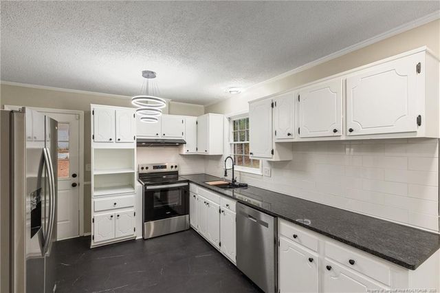 321 Summer Hill Road, Fayetteville, NC 28303