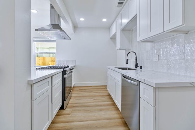 257 N F Street, Tulare, CA 93274