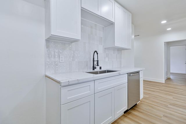 257 N F Street, Tulare, CA 93274