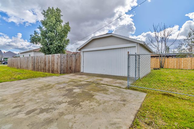 257 N F Street, Tulare, CA 93274