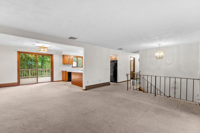 700 County St, Seekonk, MA 02771