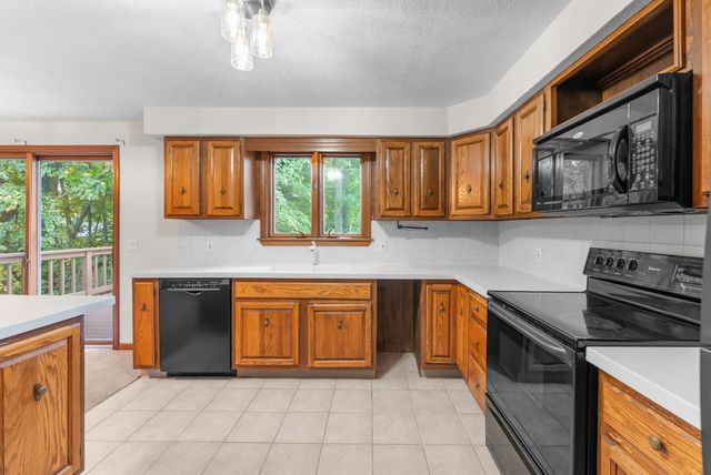 700 County St, Seekonk, MA 02771