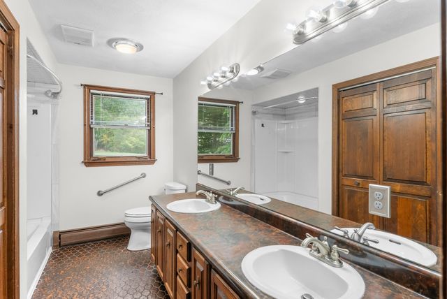 700 County St, Seekonk, MA 02771