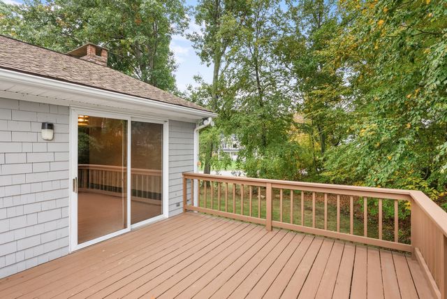 700 County St, Seekonk, MA 02771