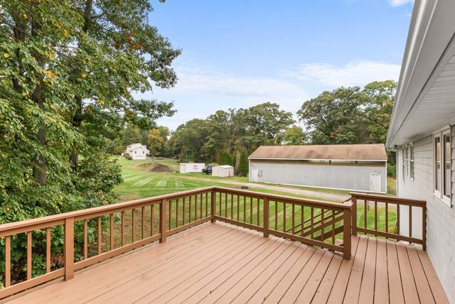 700 County St, Seekonk, MA 02771