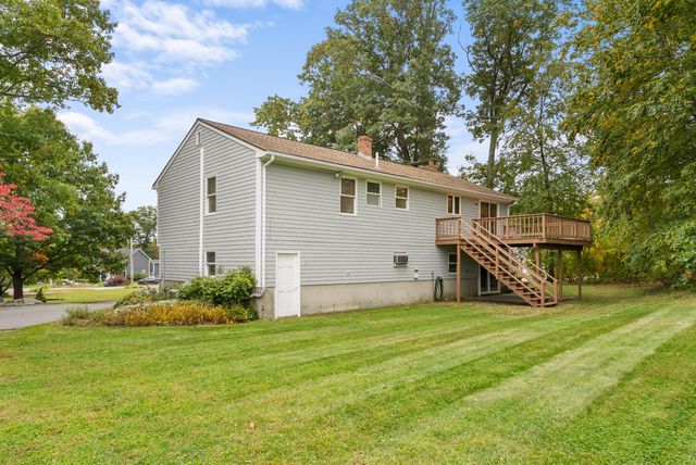 700 County St, Seekonk, MA 02771