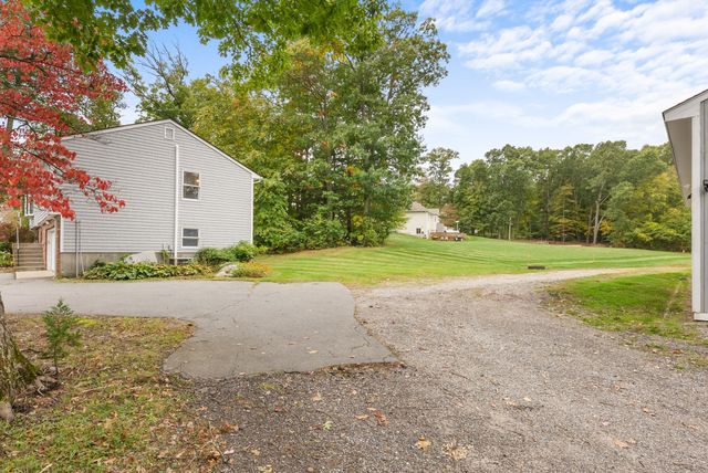 700 County St, Seekonk, MA 02771