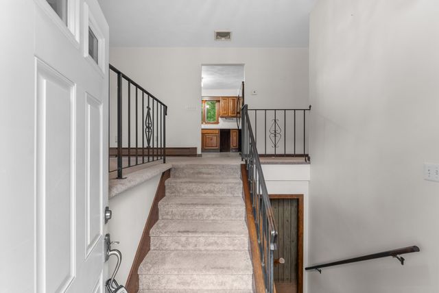 700 County St, Seekonk, MA 02771