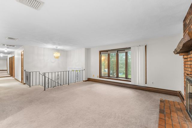 700 County St, Seekonk, MA 02771