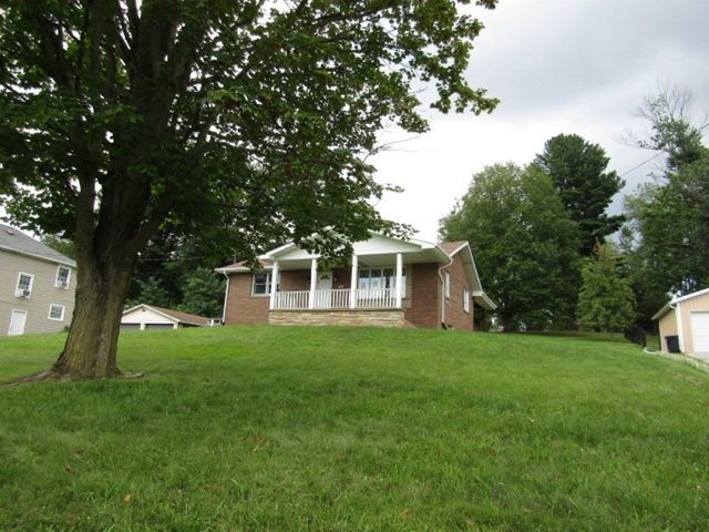440 Mcclane Farm Rd, Chartiers, PA 15301