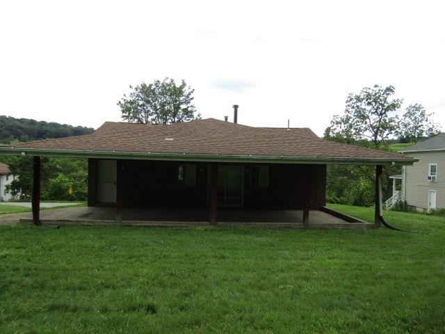 440 Mcclane Farm Rd, Chartiers, PA 15301