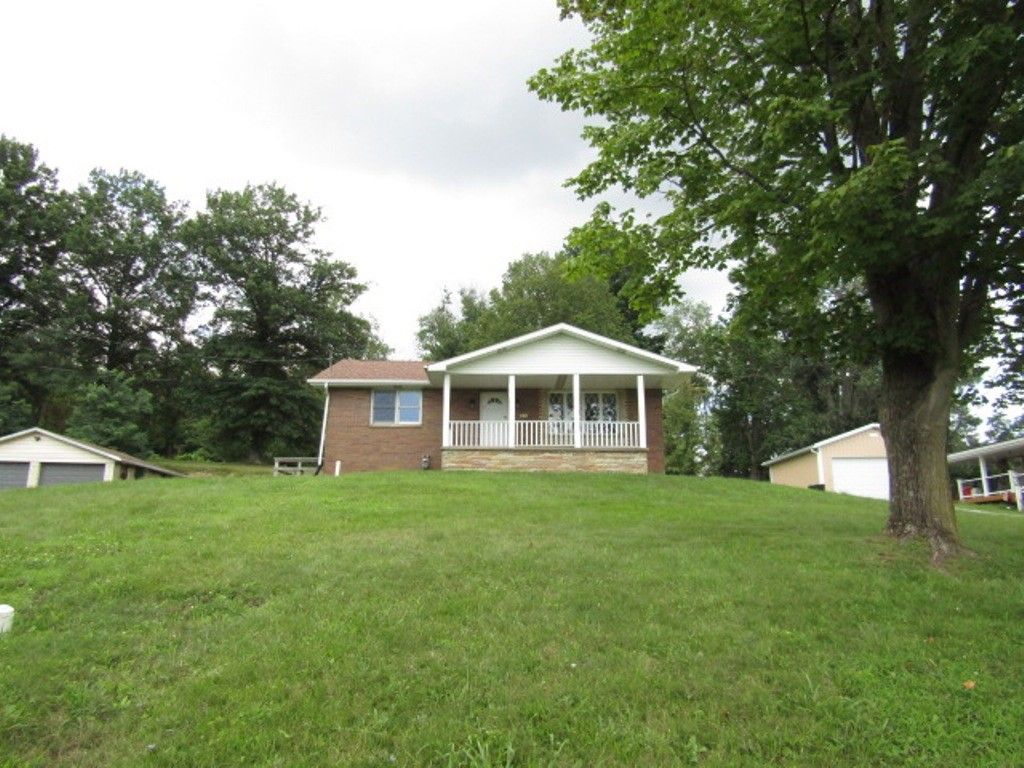 440 Mcclane Farm Rd, Chartiers, PA 15301