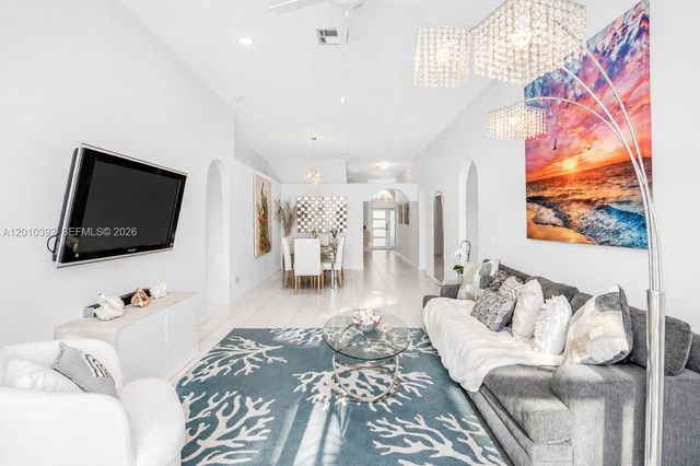 214 SW 180th Ave, Pembroke Pines, FL 33029