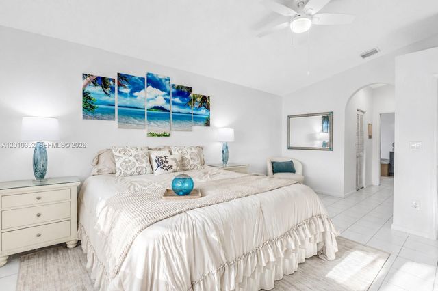 214 SW 180th Ave, Pembroke Pines, FL 33029