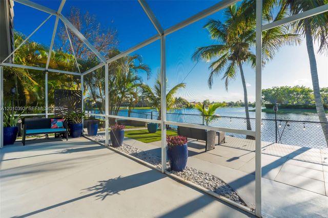 214 SW 180th Ave, Pembroke Pines, FL 33029