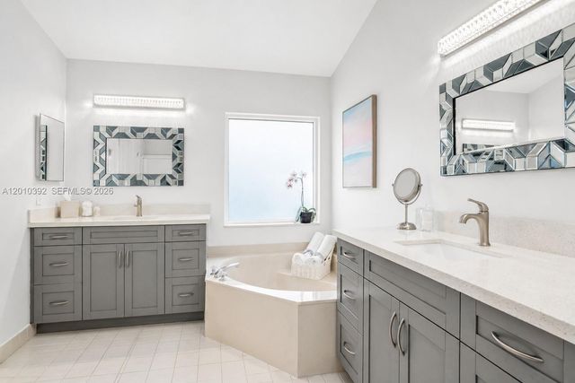 214 SW 180th Ave, Pembroke Pines, FL 33029