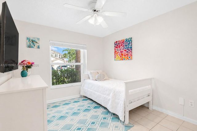 214 SW 180th Ave, Pembroke Pines, FL 33029