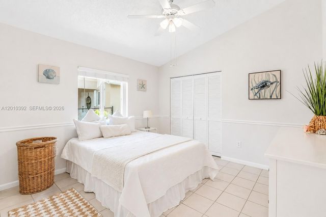 214 SW 180th Ave, Pembroke Pines, FL 33029