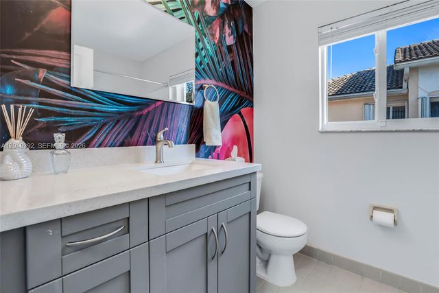 214 SW 180th Ave, Pembroke Pines, FL 33029