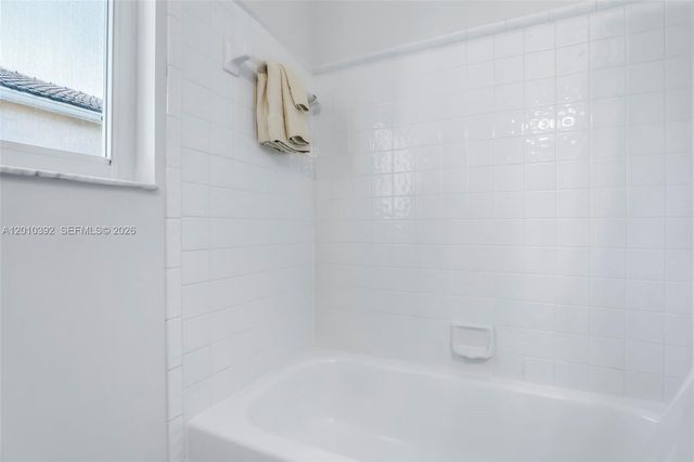 214 SW 180th Ave, Pembroke Pines, FL 33029