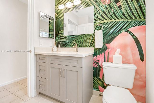 214 SW 180th Ave, Pembroke Pines, FL 33029