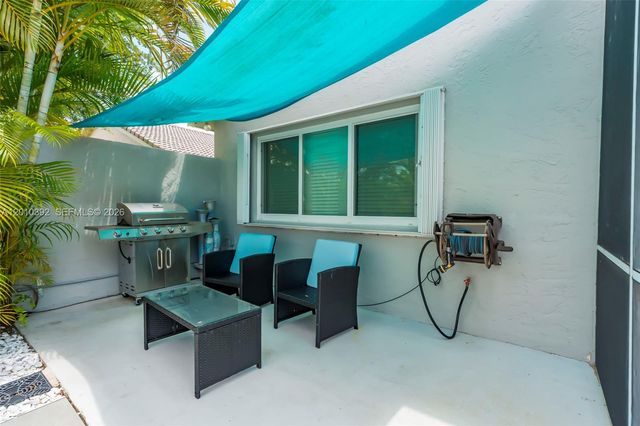 214 SW 180th Ave, Pembroke Pines, FL 33029