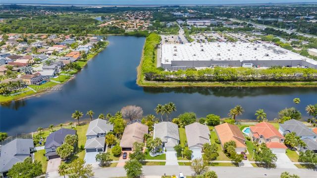 214 SW 180th Ave, Pembroke Pines, FL 33029