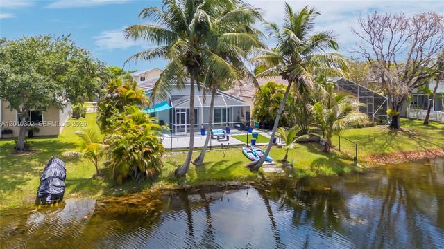 214 SW 180th Ave, Pembroke Pines, FL 33029