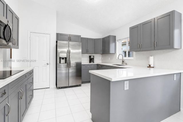 214 SW 180th Ave, Pembroke Pines, FL 33029