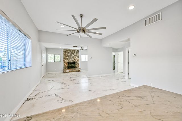 1850 W GLENROSA Avenue, Phoenix, AZ 85015