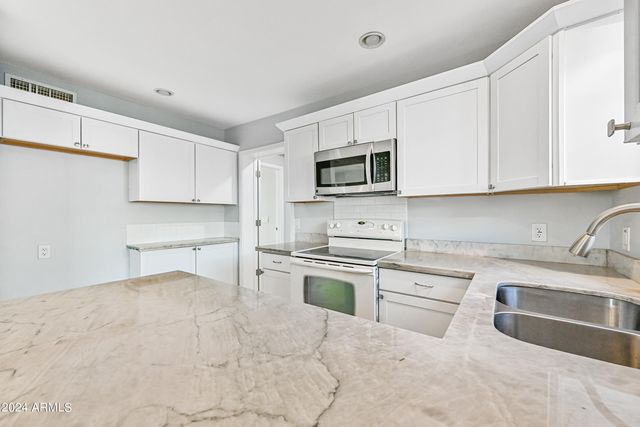 1850 W GLENROSA Avenue, Phoenix, AZ 85015