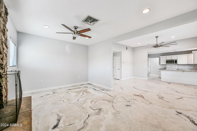 1850 W GLENROSA Avenue, Phoenix, AZ 85015