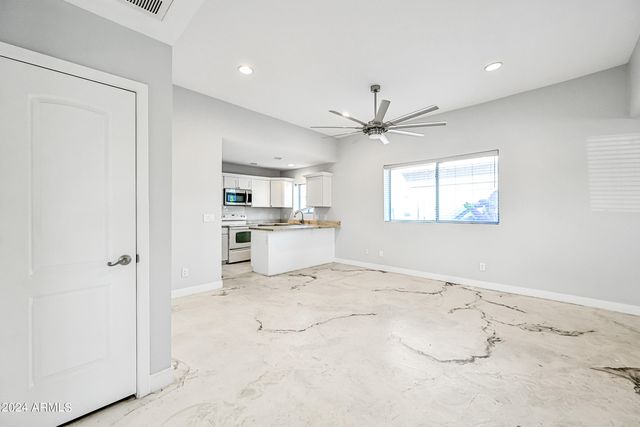 1850 W GLENROSA Avenue, Phoenix, AZ 85015