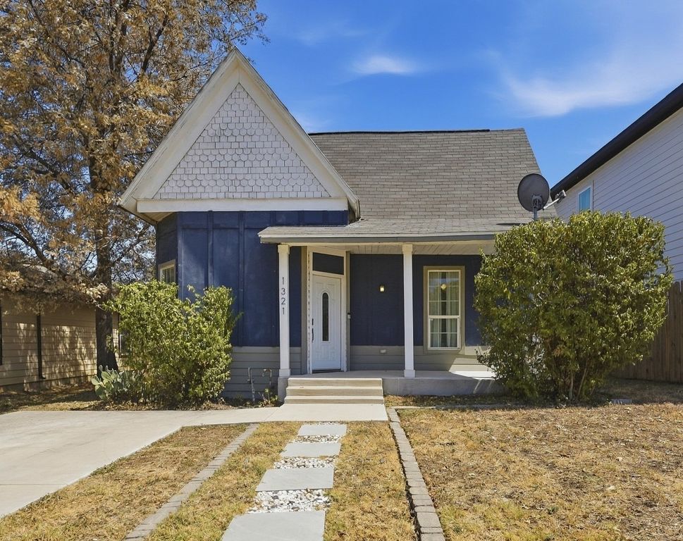 1321 Stewart Street, Fort Worth, TX 76104 — exterior