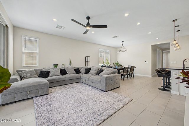 433 E SPIRIT Trail, Phoenix, AZ 85042