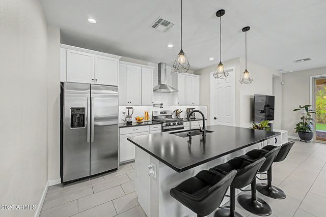 433 E SPIRIT Trail, Phoenix, AZ 85042