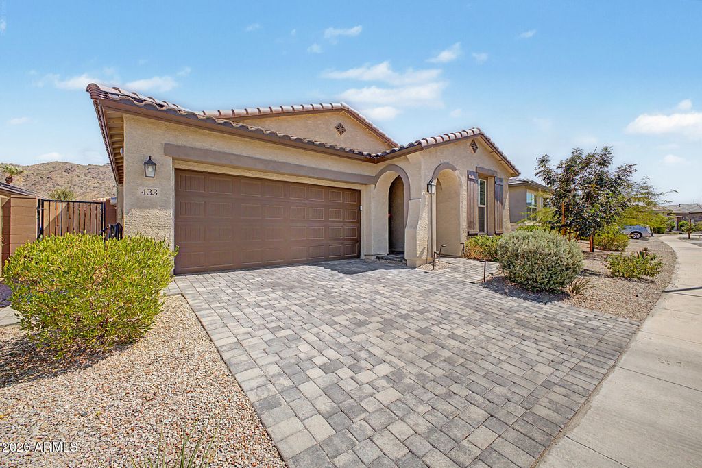 433 E SPIRIT Trail, Phoenix, AZ 85042 — photo 3